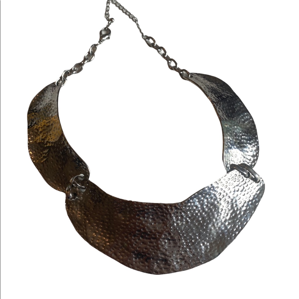 Silver Tone Necklace